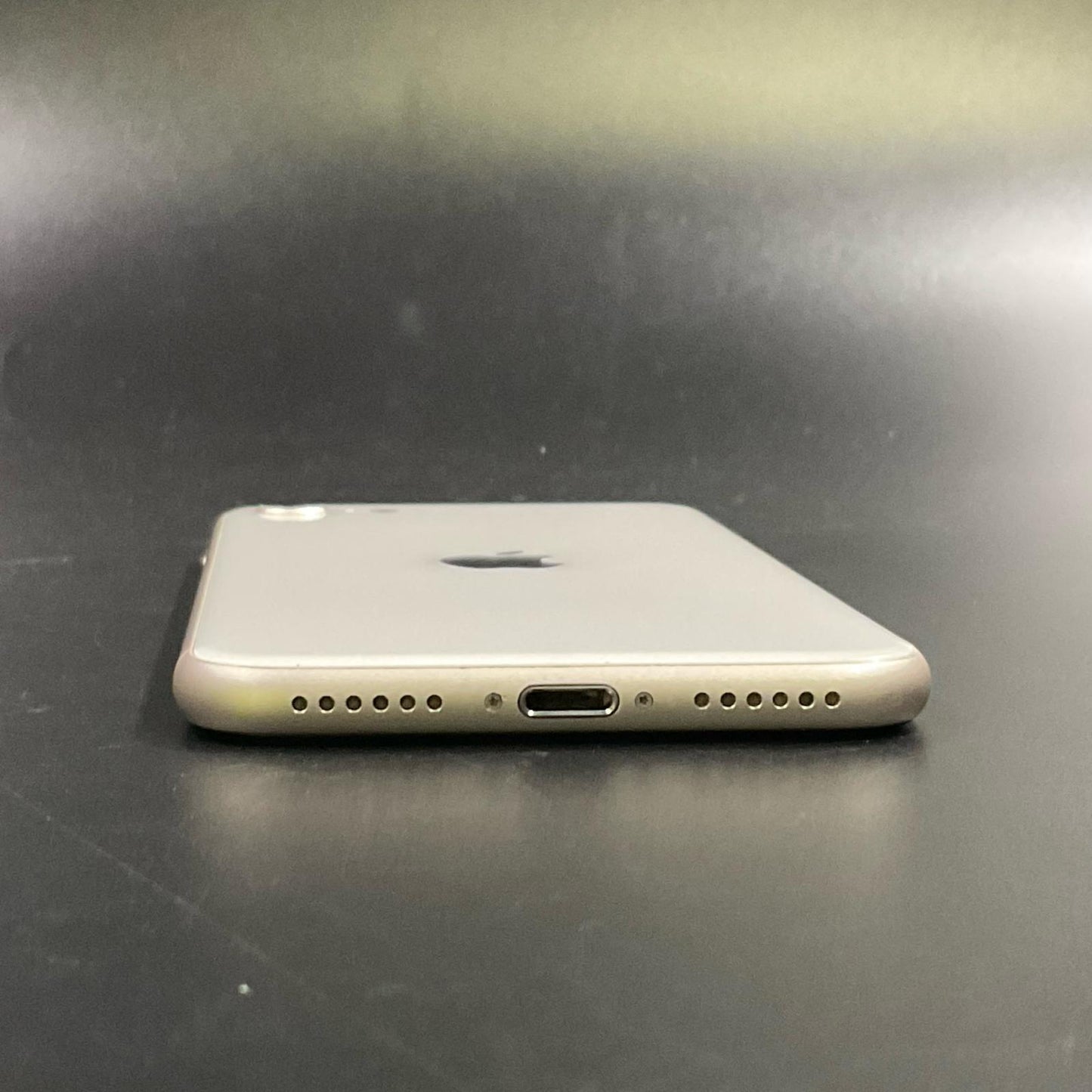 【全額返金保証】【最速発送】Apple iPhone iPhone SE（第3世代） 128GB スターライト Softbank SIMフリー 白ロム 動作確認済 74%