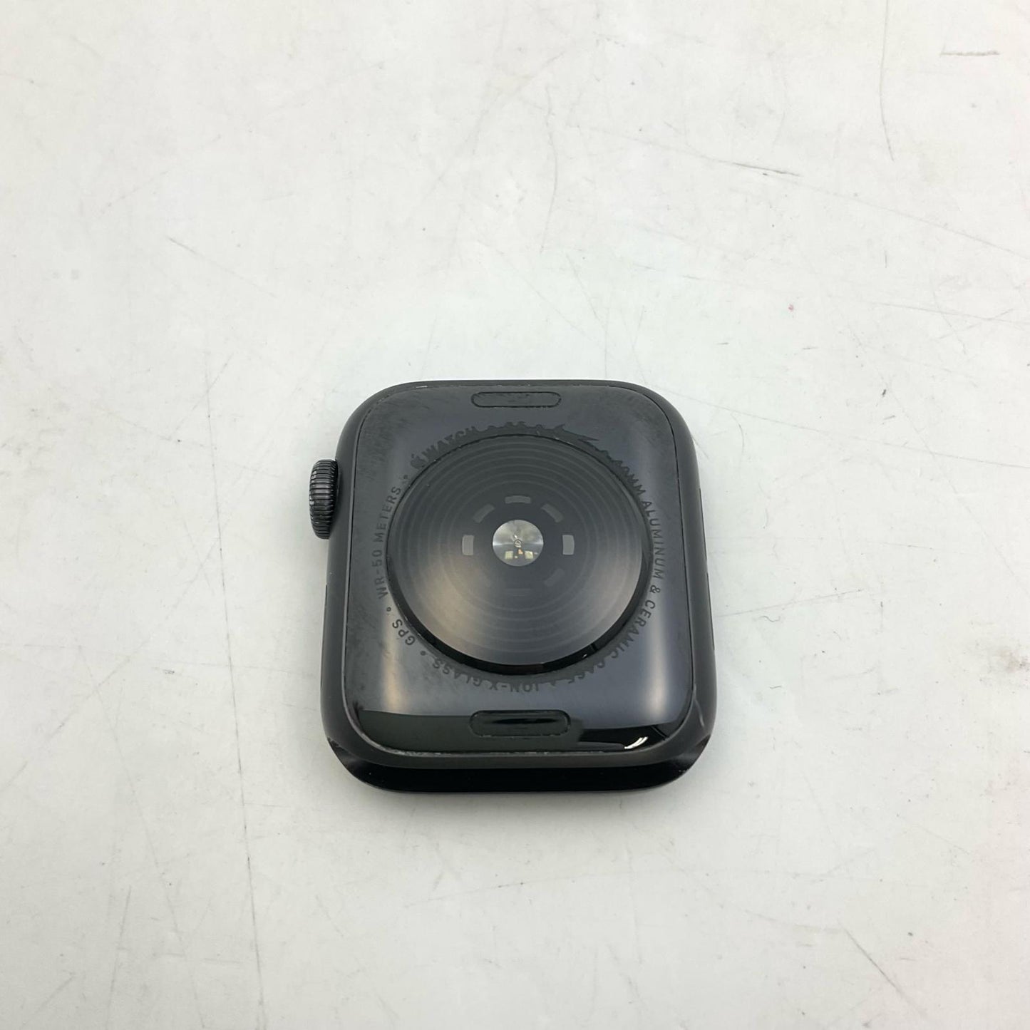 【全額返金保証】【最速発送】Apple Watch Nike SE 第1世代 アルミニウム 40mm GPS 76% 動作確認済