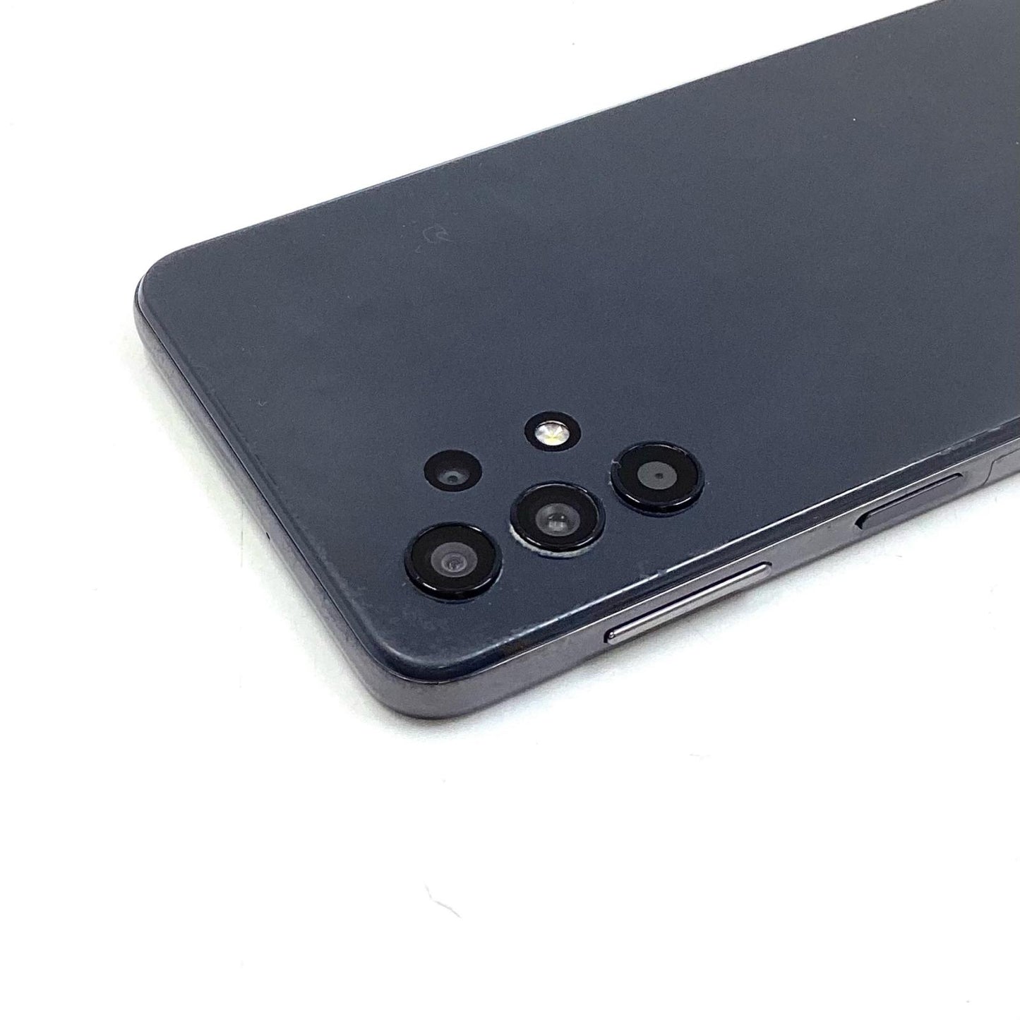 【全額返金保証】【最速発送】SAMSUNG Galaxy A32 5G 64GB オーサムブラック au SCG08 白ロム 動作確認済