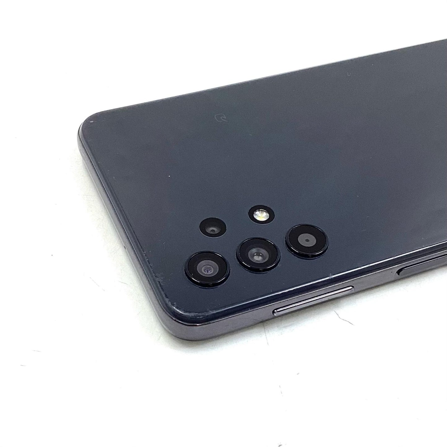 【全額返金保証】【最速発送】SAMSUNG Galaxy A32 5G 64GB オーサムブラック au SCG08 白ロム 動作確認済