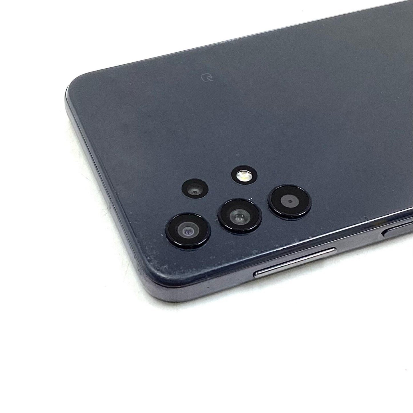 【全額返金保証】【最速発送】SAMSUNG Galaxy A32 5G 64GB オーサムブラック au SCG08 白ロム 動作確認済