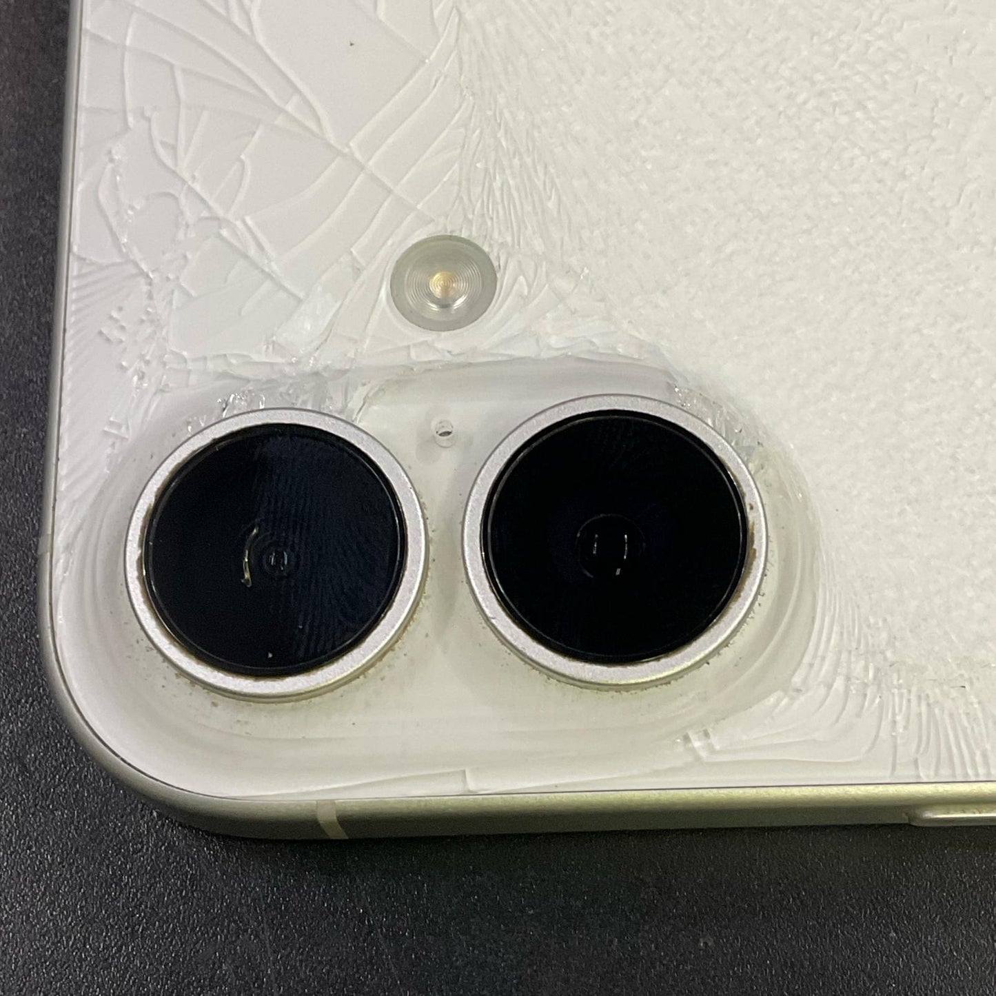 【最速発送】Apple iPhone iPhone 16 256GB ホワイト SIMフリー【難有】 88%