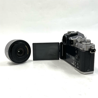 【全額返金保証】【最速発送】Nikon デジタル一眼 Z fc 16-50 VR レンズキット [シルバー] 超美品 動作確認済