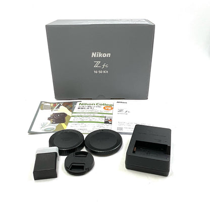 【全額返金保証】【最速発送】Nikon デジタル一眼 Z fc 16-50 VR レンズキット [シルバー] 超美品 動作確認済