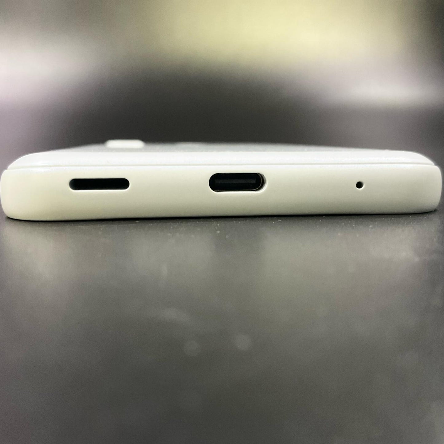 【全額返金保証】【最速発送】富士通 arrows F-51B 64GB ホワイト docomo SIMフリー F-51B 白ロム 美品 動作確認済