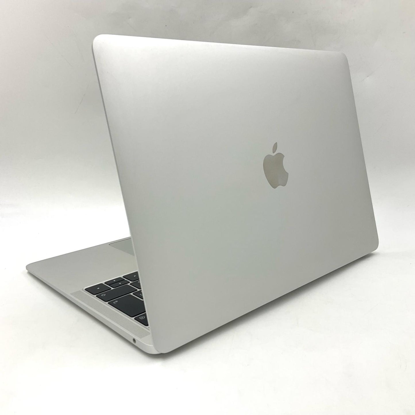 【全額返金保証】【最速発送】Apple MacBook Air 13インチ 2018 1.6 GHz デュアルコア Intel Core i5 8GB 128GB シルバー 動作確認済