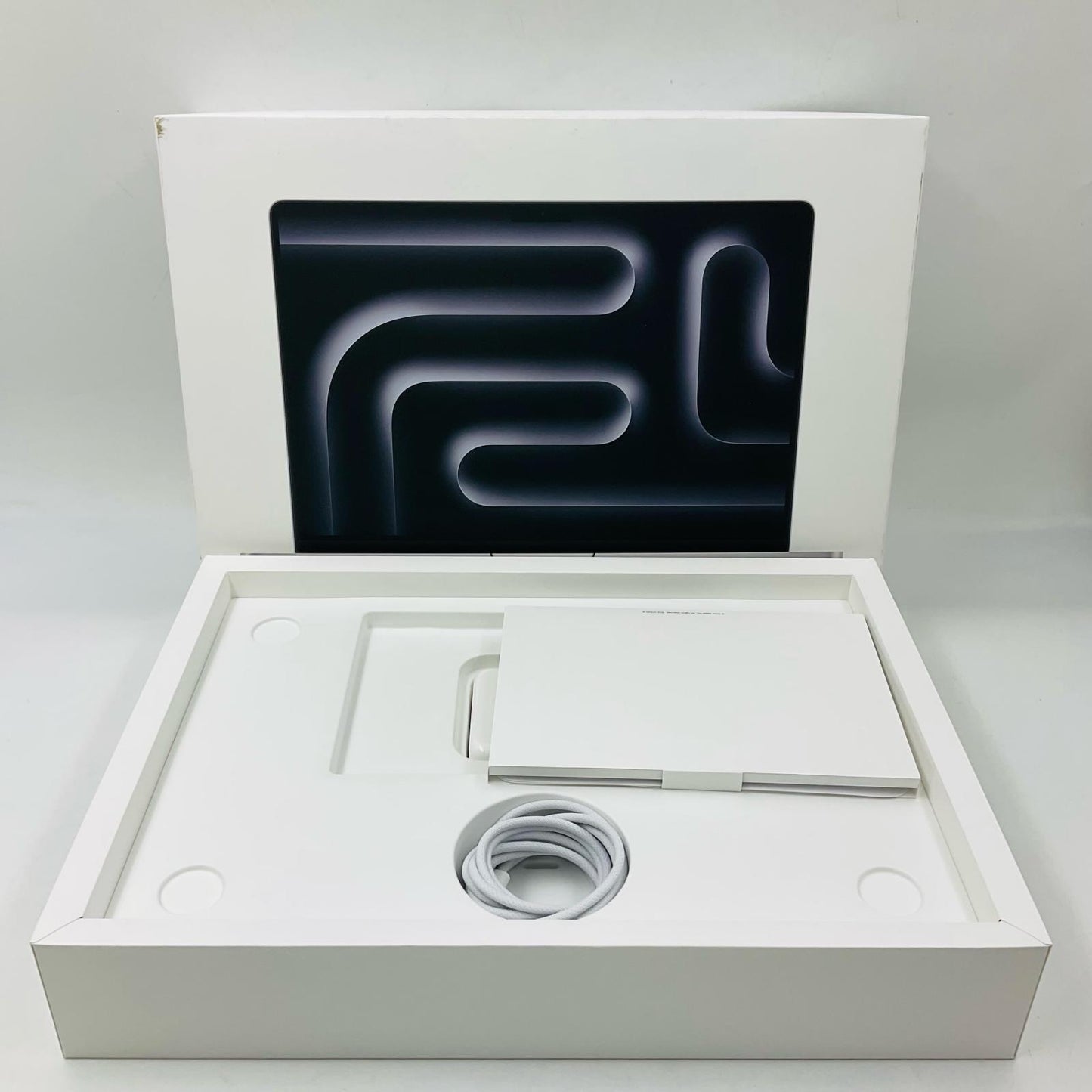【全額返金保証】【最速発送】Apple MacBook Pro 14インチ 2024 Apple M4 16GB 512GB シルバー 100% 美品 動作確認済