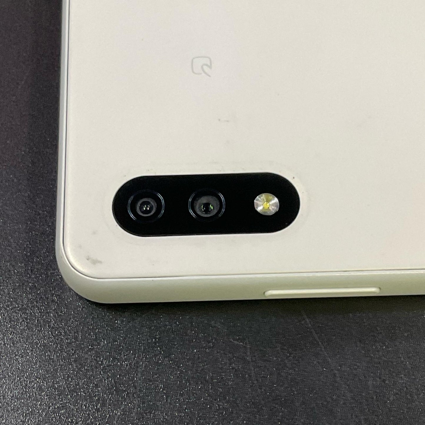 【全額返金保証】【最速発送】Sony Xperia Ace II 64GB ホワイト docomo SO-41B 白ロム 美品 動作確認済