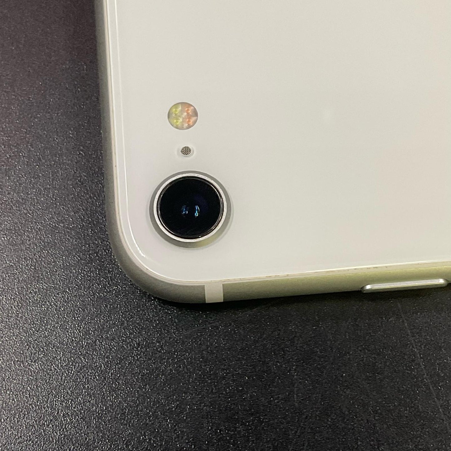 【最速発送】Apple iPhone iPhone SE（第2世代） 64GB ホワイト SIMフリー 白ロム【難有】 78%