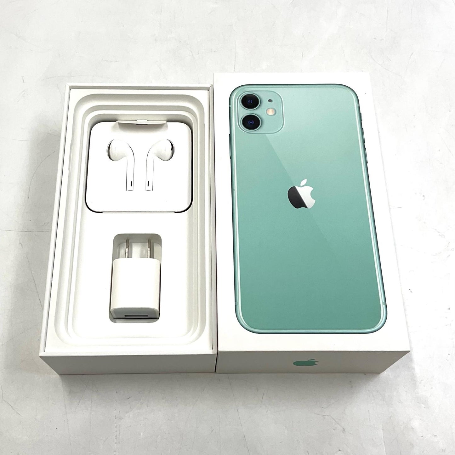 【最速発送】Apple iPhone iPhone 11 128GB グリーン au SIMフリー 白ロム【難有】