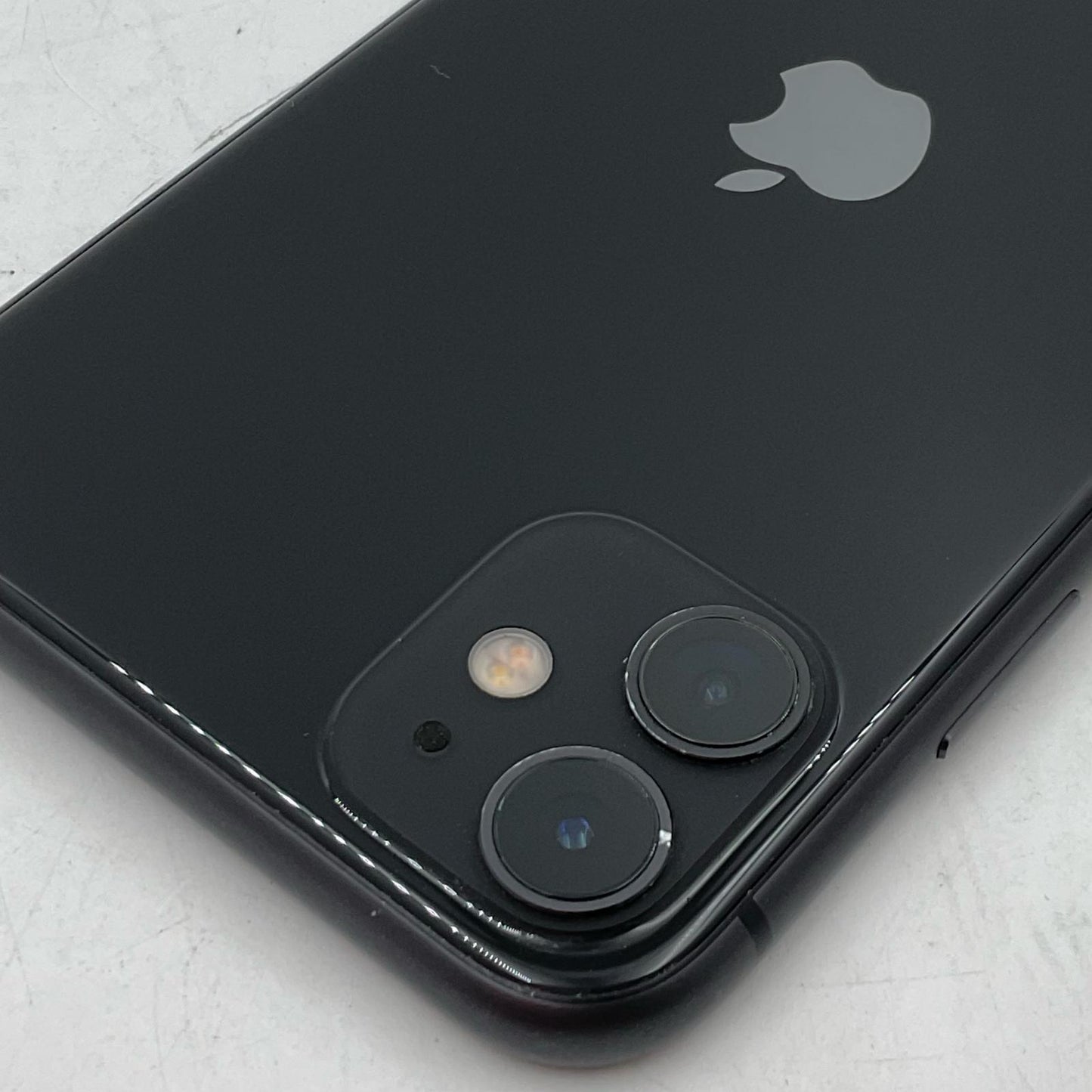 【全額返金保証】【最速発送】Apple iPhone iPhone 11 128GB ブラック docomo SIMフリー 白ロム 動作確認済 73%