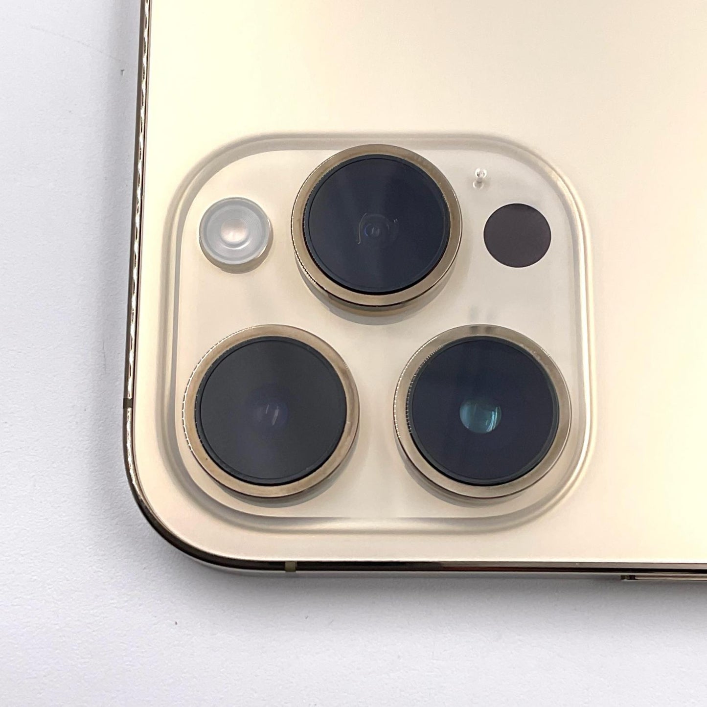 【全額返金保証】【最速発送】Apple iPhone iPhone 14 Pro Max 1TB ゴールド au 白ロム 動作確認済 75%