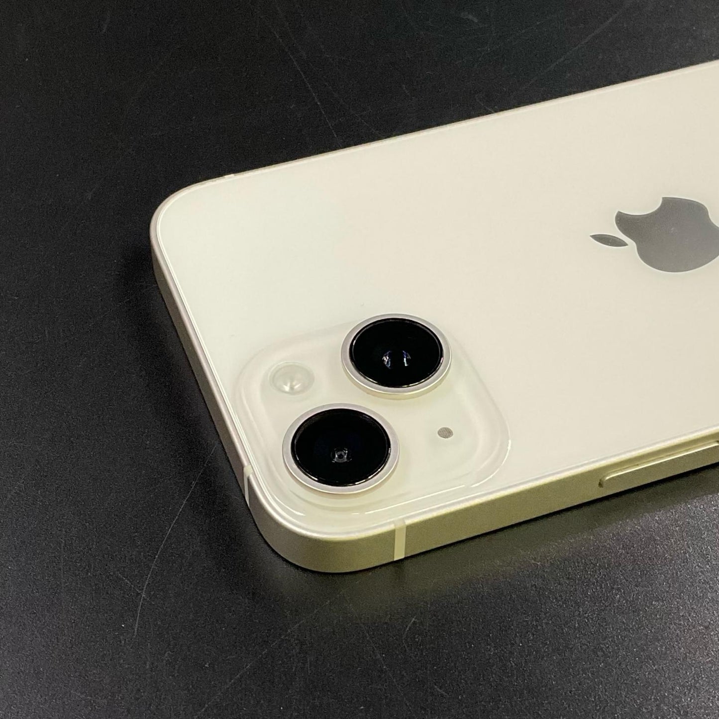 【全額返金保証】【最速発送】Apple iPhone iPhone 14 128GB スターライト docomo SIMフリー 白ロム 美品 動作確認済 86%