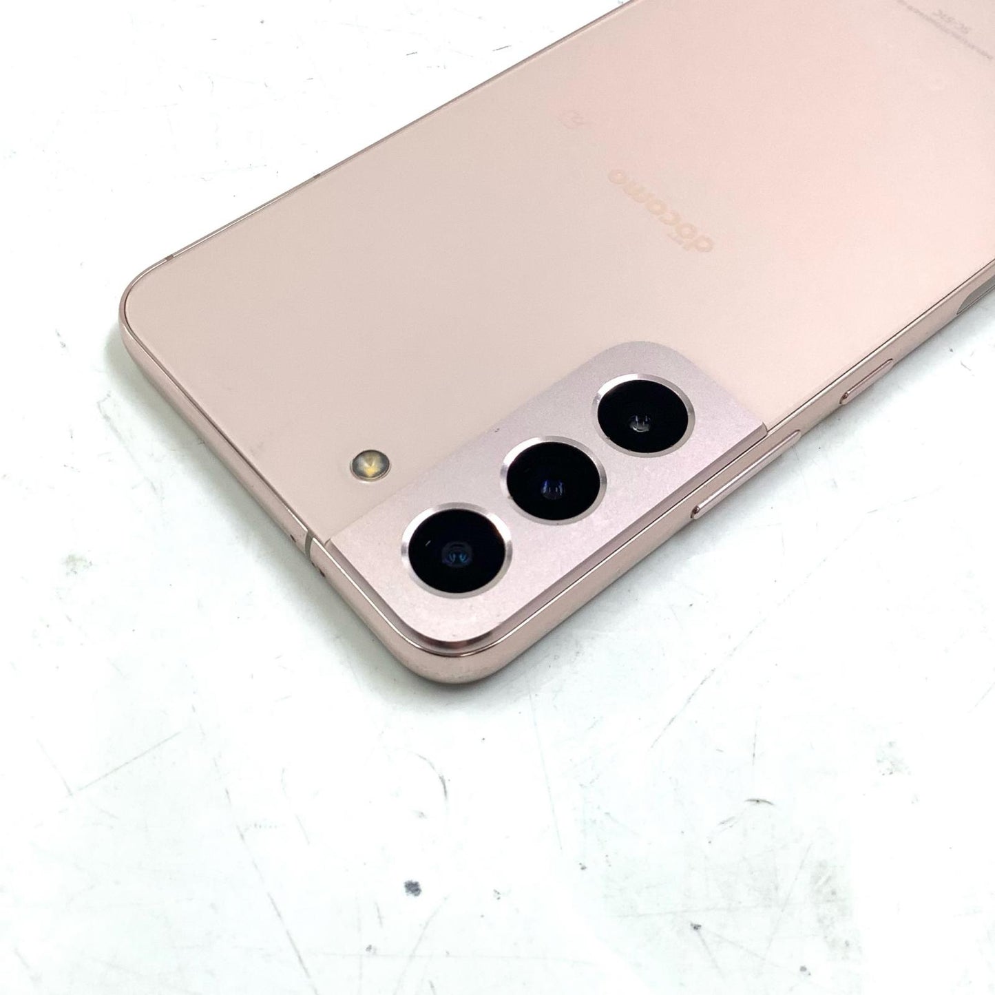 【最速発送】SAMSUNG Galaxy S22 256GB docomo SIMフリー SC-51C 白ロム【難有】