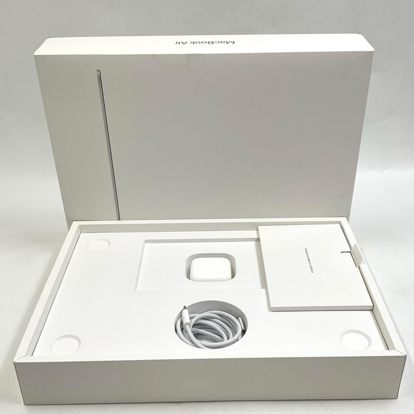 【全額返金保証】【最速発送】Apple MacBook Air 13.6インチ 2026 Apple M5 16GB 512GB シルバー 100% 超美品 動作確認済