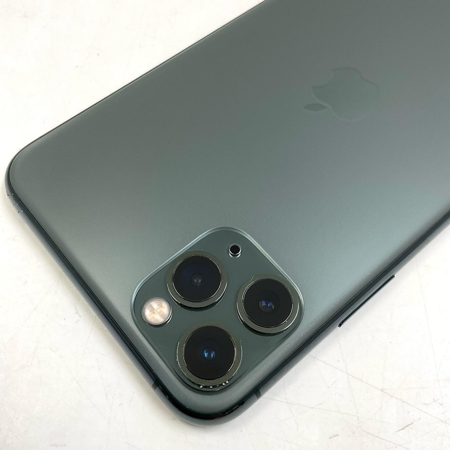【全額返金保証】【最速発送】Apple iPhone iPhone 11 Pro Max 256GB グリーン docomo 白ロム 動作確認済 86%