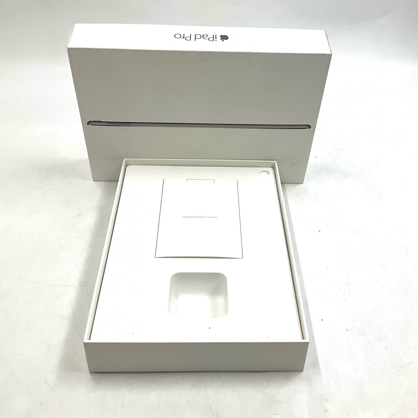 【全額返金保証】【最速発送】Apple iPad Pro 9.7インチ 第1世代 32GB スペースグレイ WiFi+Cellular docomo 白ロム 美品 動作確認済