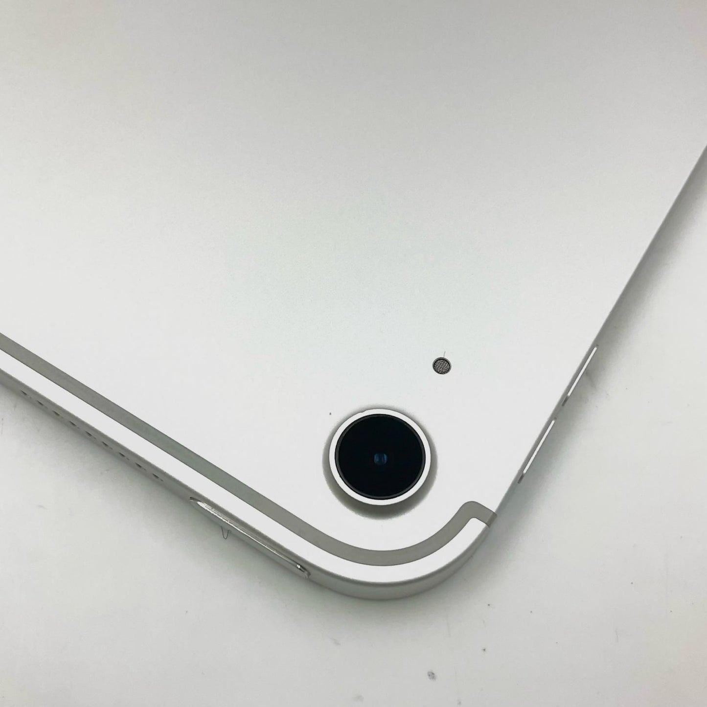 【全額返金保証】【最速発送】Apple iPad iPad 10.9インチ 第10世代 64GB シルバー WiFi+Cellular docomo 白ロム 美品 動作確認済