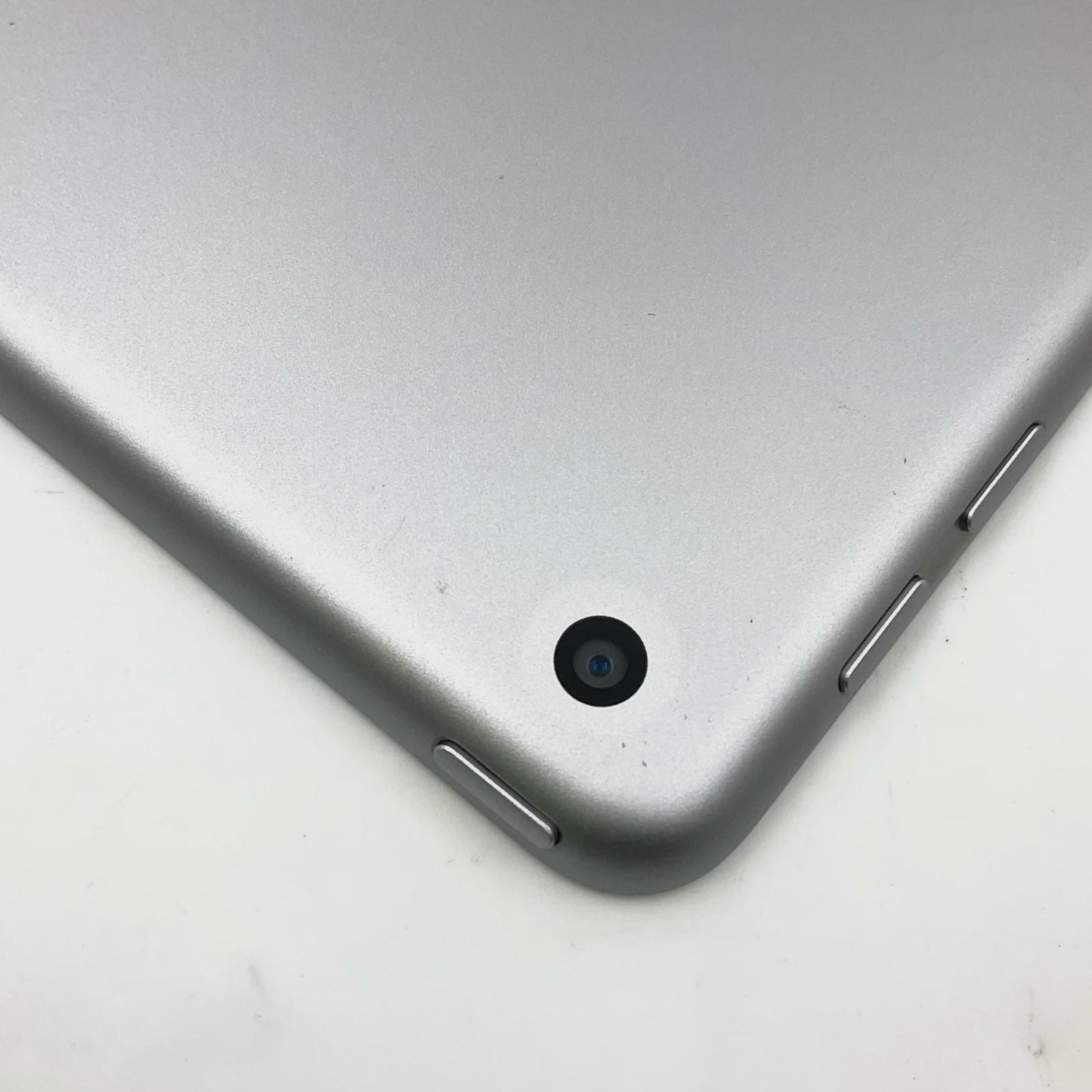 【全額返金保証】【最速発送】Apple iPad iPad 9.7インチ 第6世代 128GB スペースグレイ Wi-Fi 動作確認済