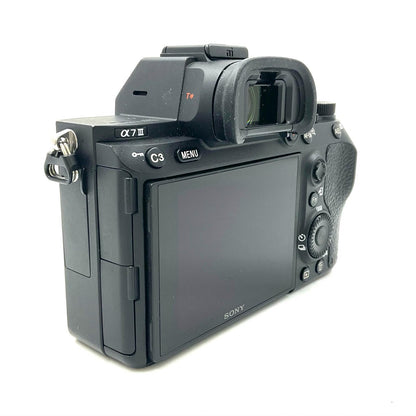 【全額返金保証】【最速発送】Sony デジタル一眼 α7 III ILCE-7M3 ボディ ブラック 美品 動作確認済