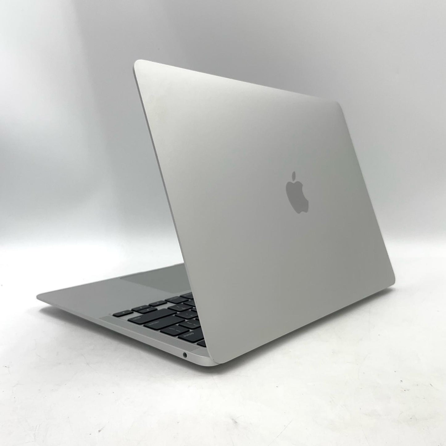 【全額返金保証】【最速発送】Apple MacBook Air 13インチ 2020 Apple M1 8GB 256GB シルバー 93% 美品 動作確認済