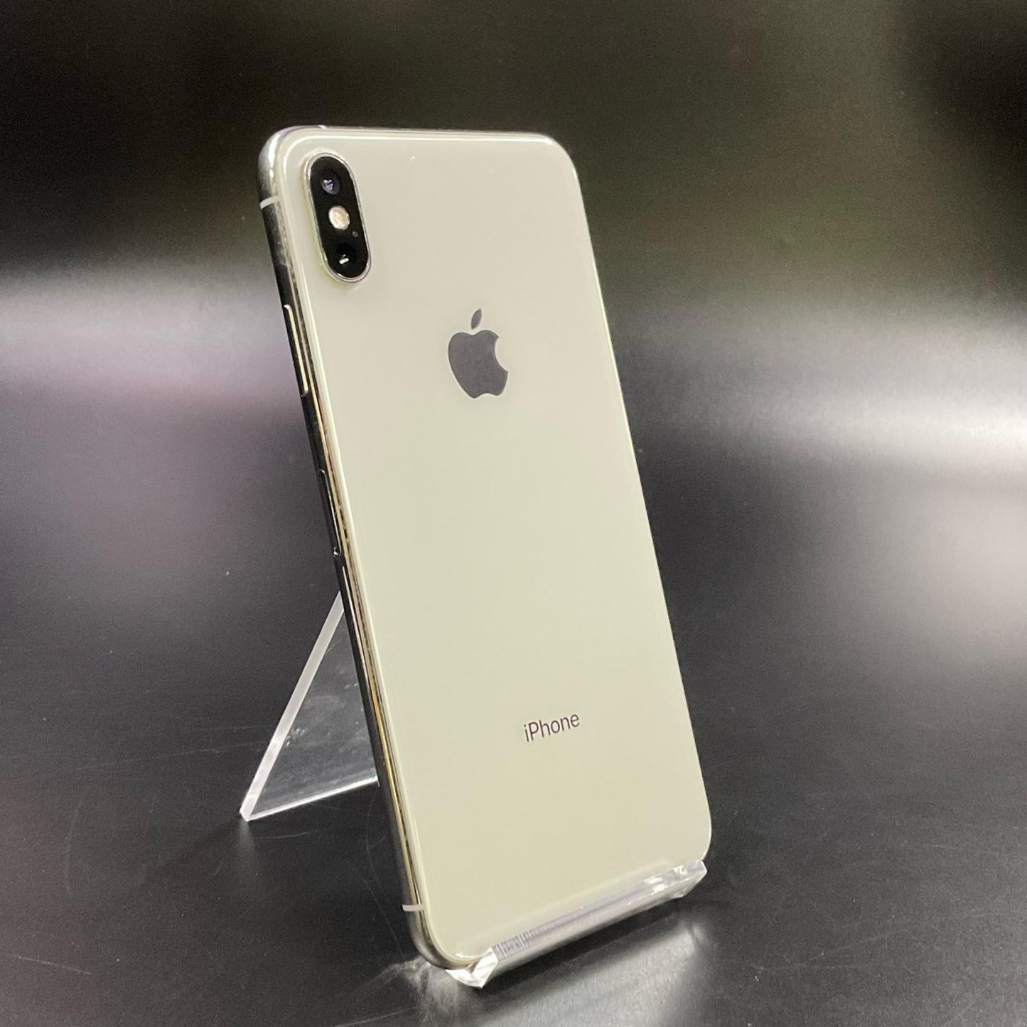 【全額返金保証】【最速発送】Apple iPhone iPhone XS Max 256GB シルバー docomo SIMフリー 白ロム 動作確認済 83%