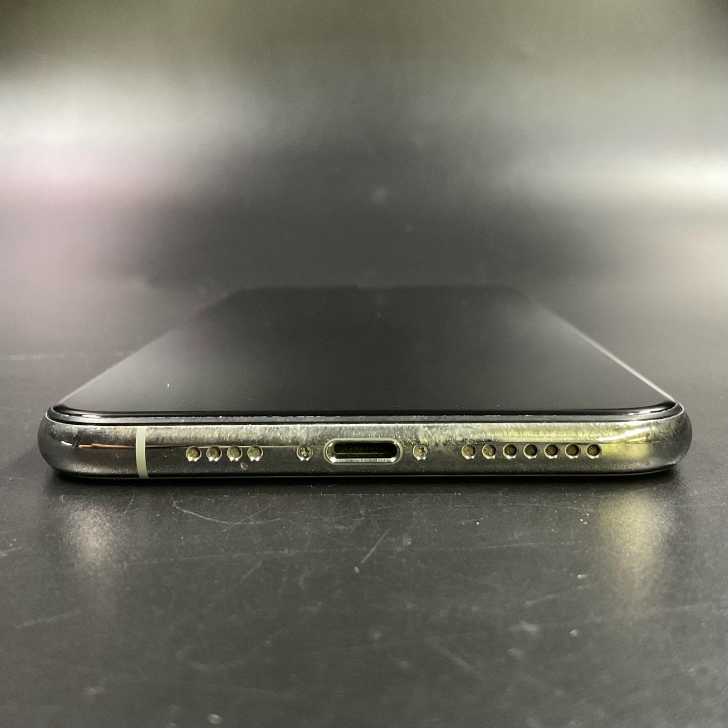 【全額返金保証】【最速発送】Apple iPhone iPhone XS Max 256GB シルバー docomo SIMフリー 白ロム 動作確認済 83%