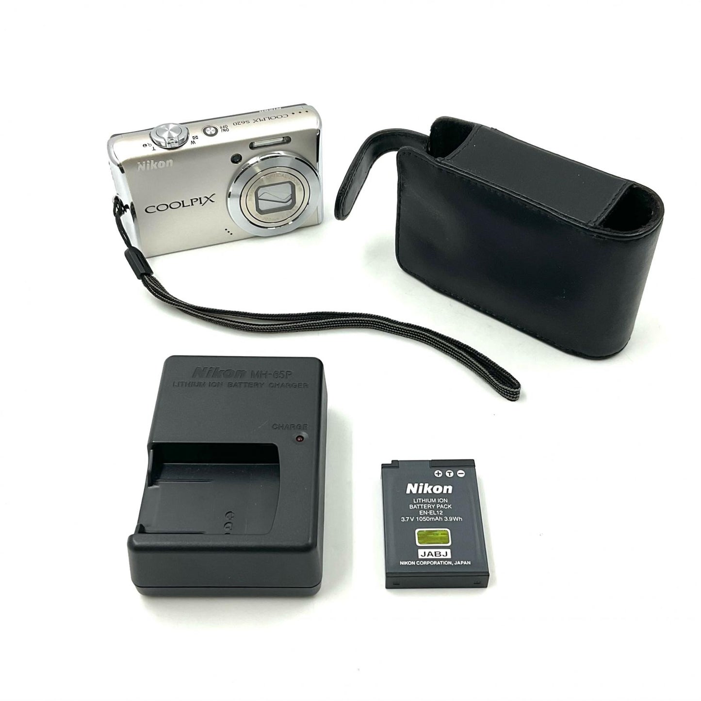 【全額返金保証】【最速発送】Nikon コンパクトデジタルカメラ COOLPIX S620 シルバー 動作確認済