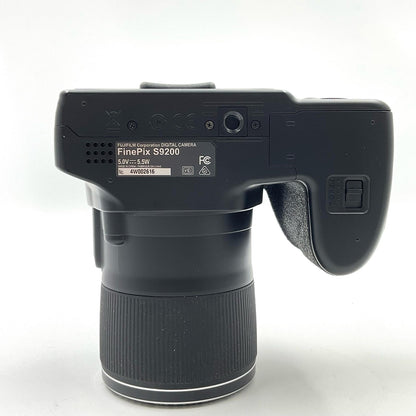【全額返金保証】【最速発送】FUJIFILM コンパクトデジタルカメラ FinePix S9200 ブラック 美品 動作確認済