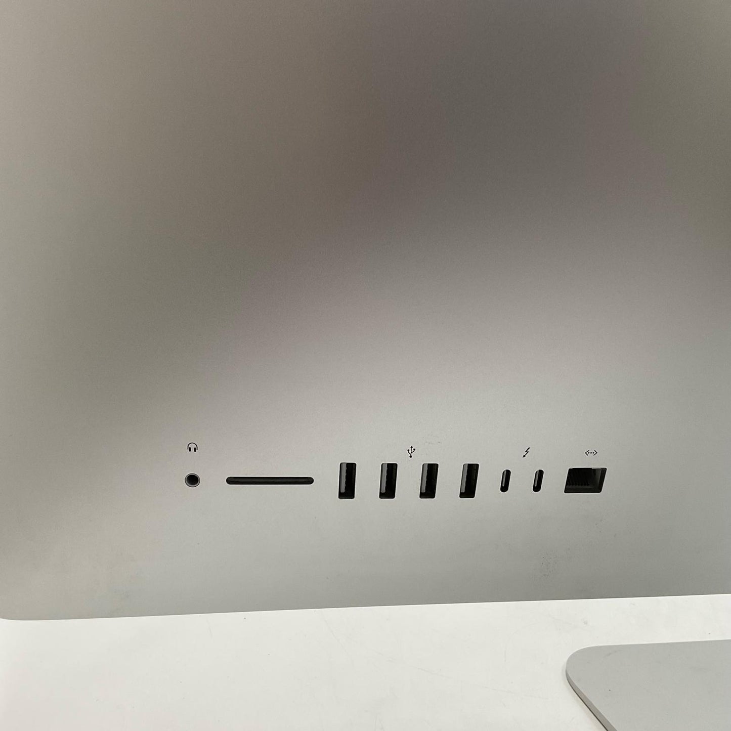 【最速発送】Apple iMac 27インチ 3.7GHz 6コア Intel Core i5 32GB フュージョンドライブ 2TB シルバー【難有】