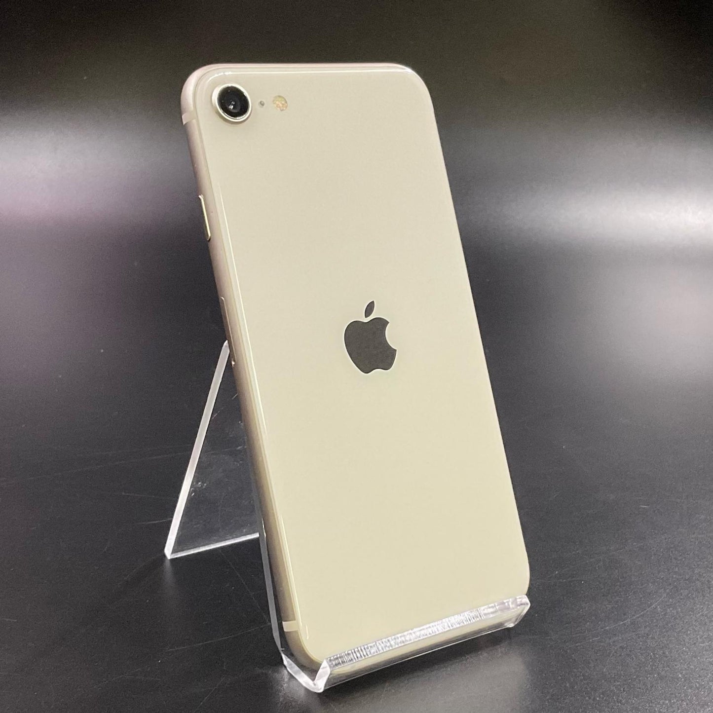 【全額返金保証】【最速発送】Apple iPhone iPhone SE（第3世代） 128GB ホワイト docomo SIMフリー 白ロム 動作確認済 78%