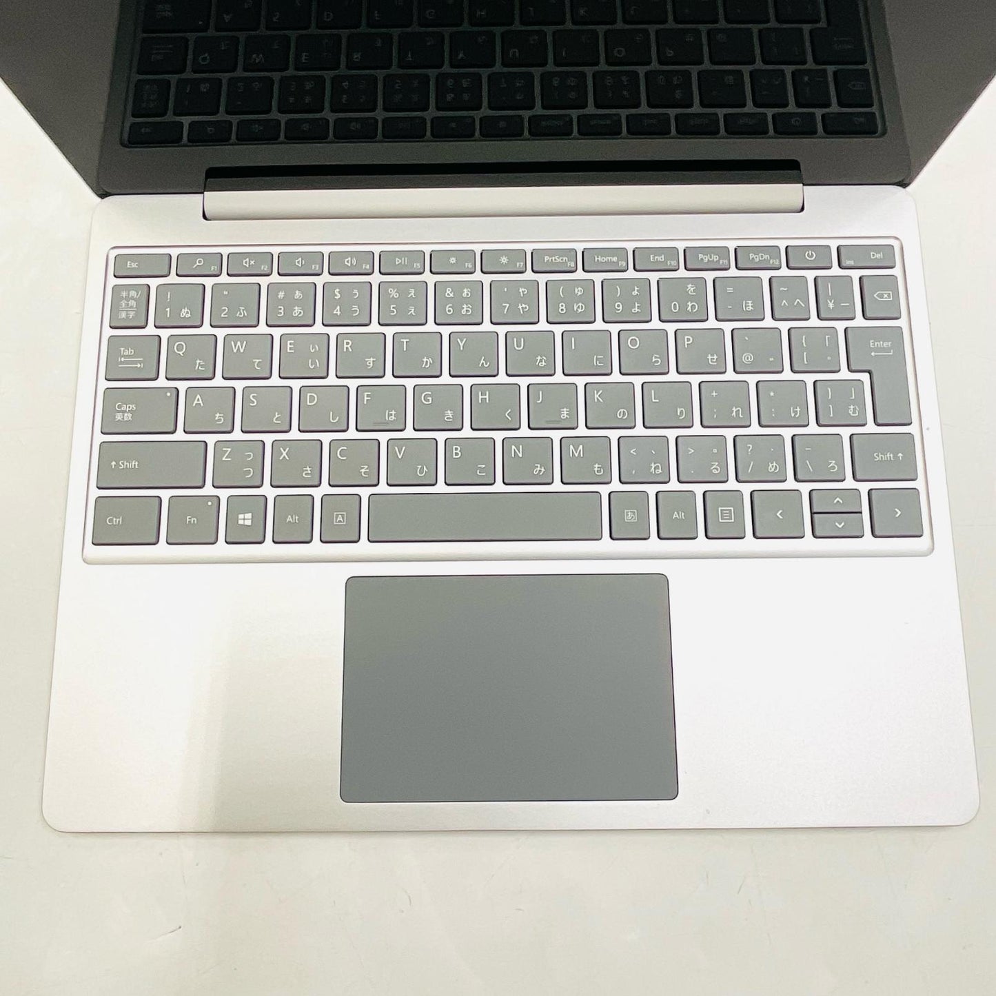 【全額返金保証】【最速発送】Microsoft Surface Laptop Go 1ZO-00020 i5-1035G1 4GB eMMC 64GB 89.3% 美品 動作確認済
