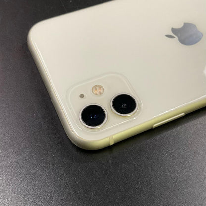 【最速発送】Apple iPhone iPhone 11 128GB ホワイト docomo SIMフリー 白ロム【難有】 76%