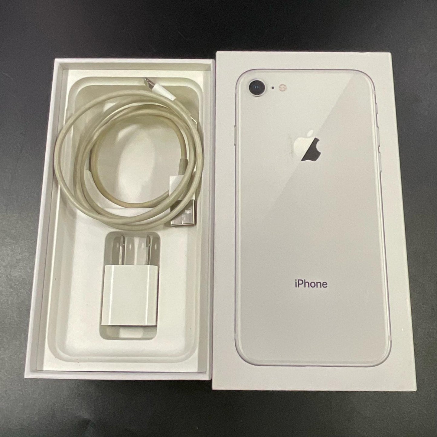 【全額返金保証】【最速発送】Apple iPhone iPhone 8 64GB シルバー Softbank SIMフリー 白ロム 動作確認済 76%