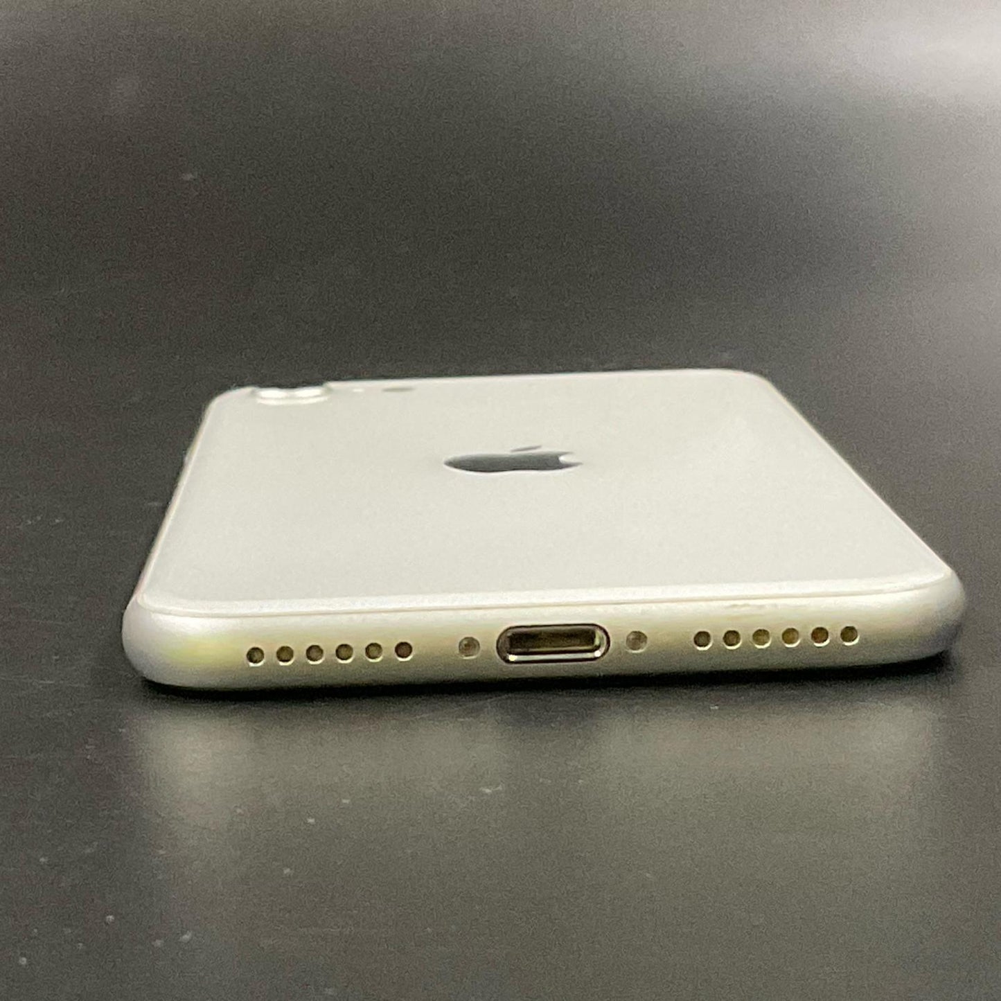 【全額返金保証】【最速発送】Apple iPhone iPhone SE（第2世代） 64GB ホワイト SIMフリー 動作確認済 75%