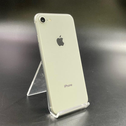 【全額返金保証】【最速発送】Apple iPhone iPhone 8 64GB シルバー docomo SIMフリー 白ロム 美品 動作確認済 87%