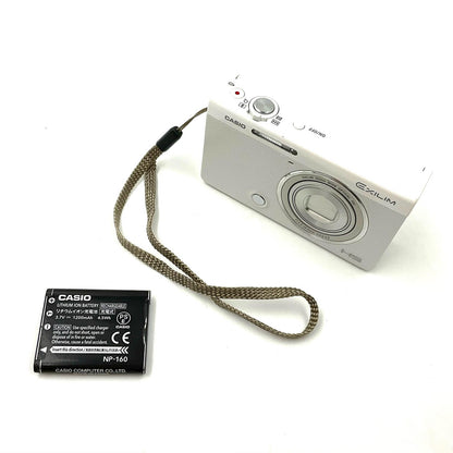 【全額返金保証】【最速発送】カシオ コンパクトデジタルカメラ EX-ZR70 ホワイト 美品 動作確認済
