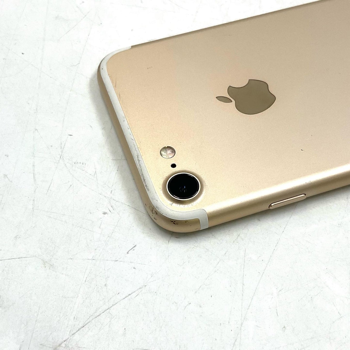 【全額返金保証】【最速発送】Apple iPhone iPhone 7 32GB ゴールド Softbank 白ロム 動作確認済 83%