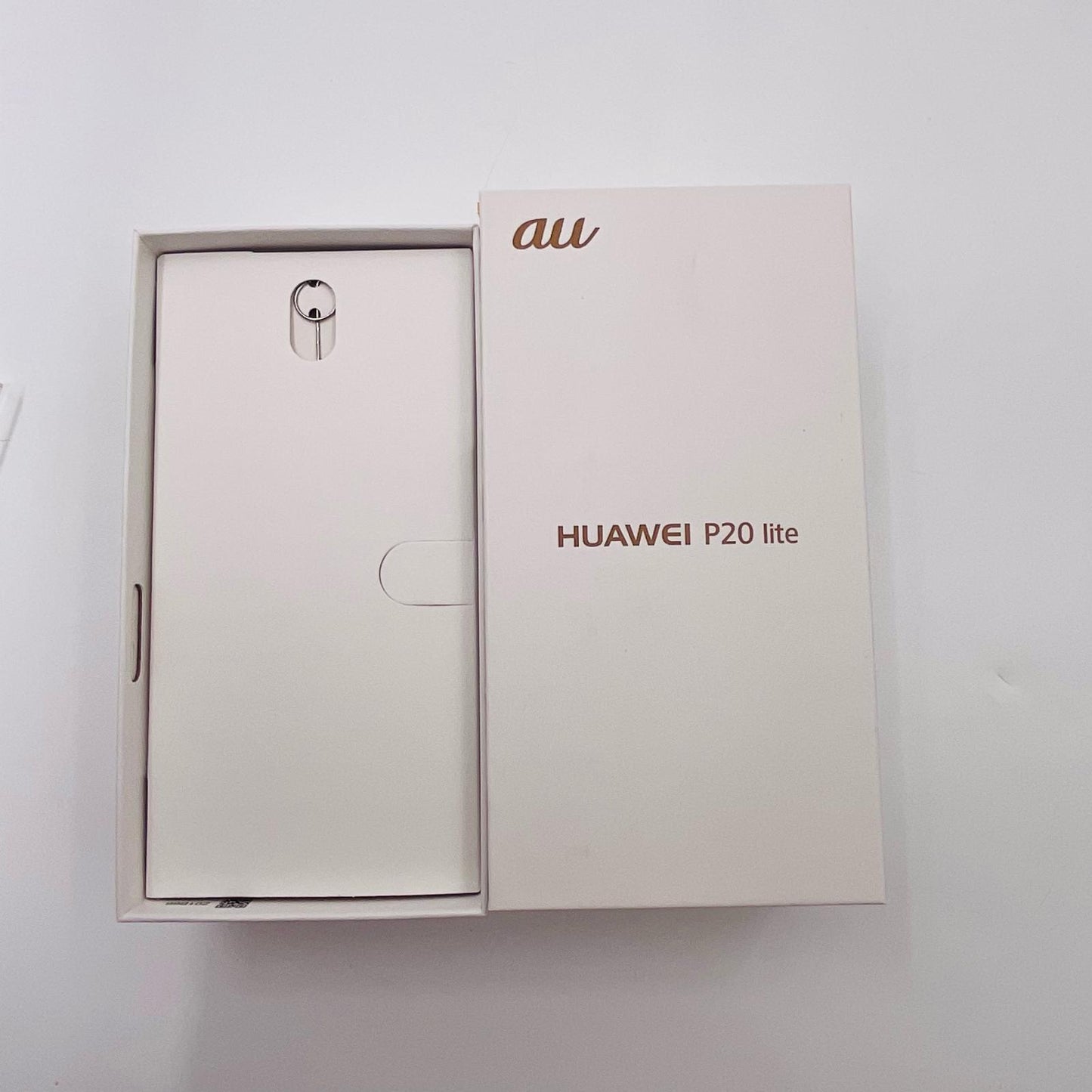 【全額返金保証】【最速発送】Huawei P20 lite 64GB クラインブルー au HWV32 白ロム 超美品 動作確認済