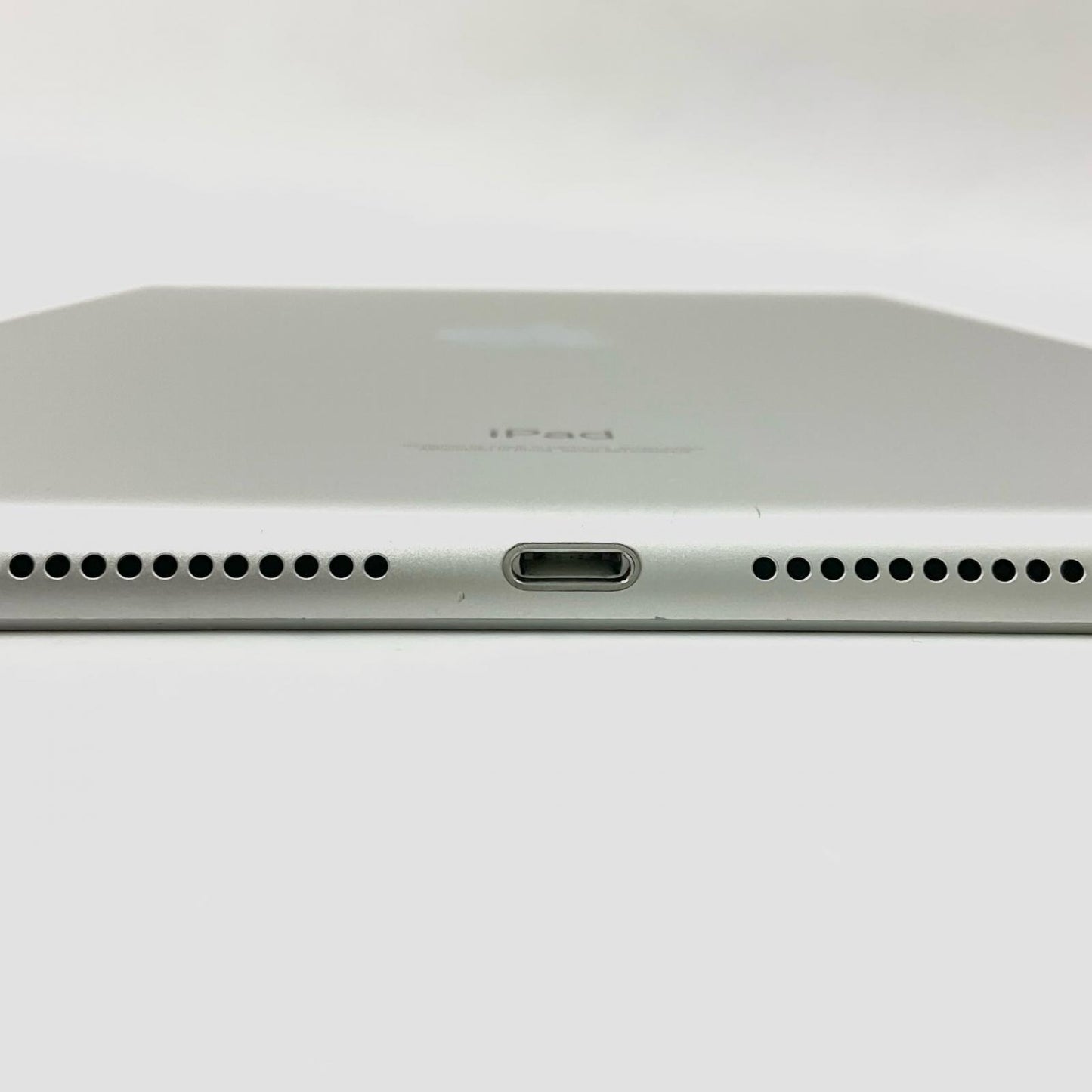 【全額返金保証】【最速発送】Apple iPad iPad 10.2インチ 第9世代 64GB シルバー Wi-Fi 動作確認済
