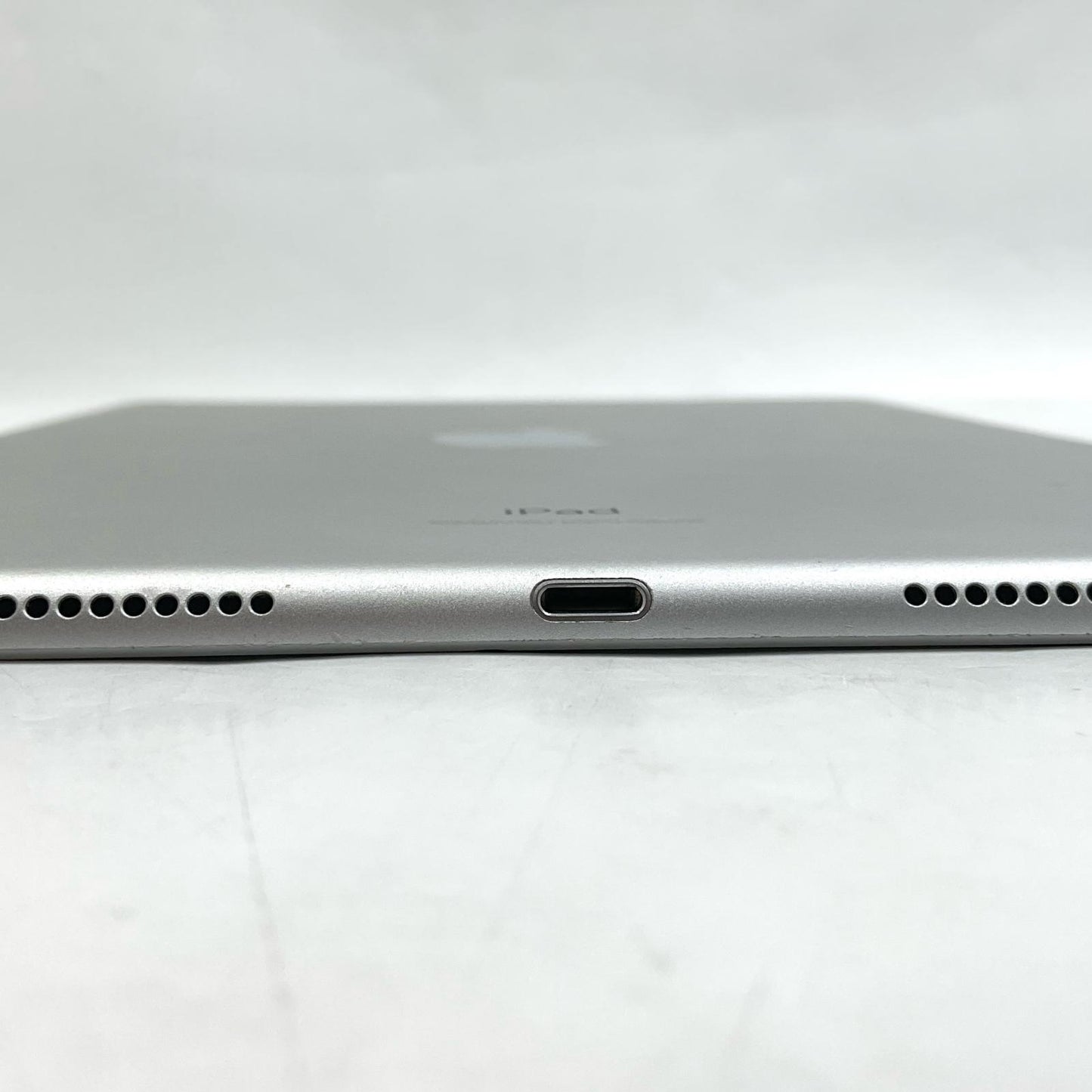 【最速発送】Apple iPad Air 10.5インチ 第3世代 64GB シルバー WiFi+Cellular au 白ロム【難有】