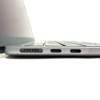 【最速発送】Apple MacBook Air 13.6インチ 2022 Apple M2 8GB 256GB スペースグレイ 84.7%【難有】