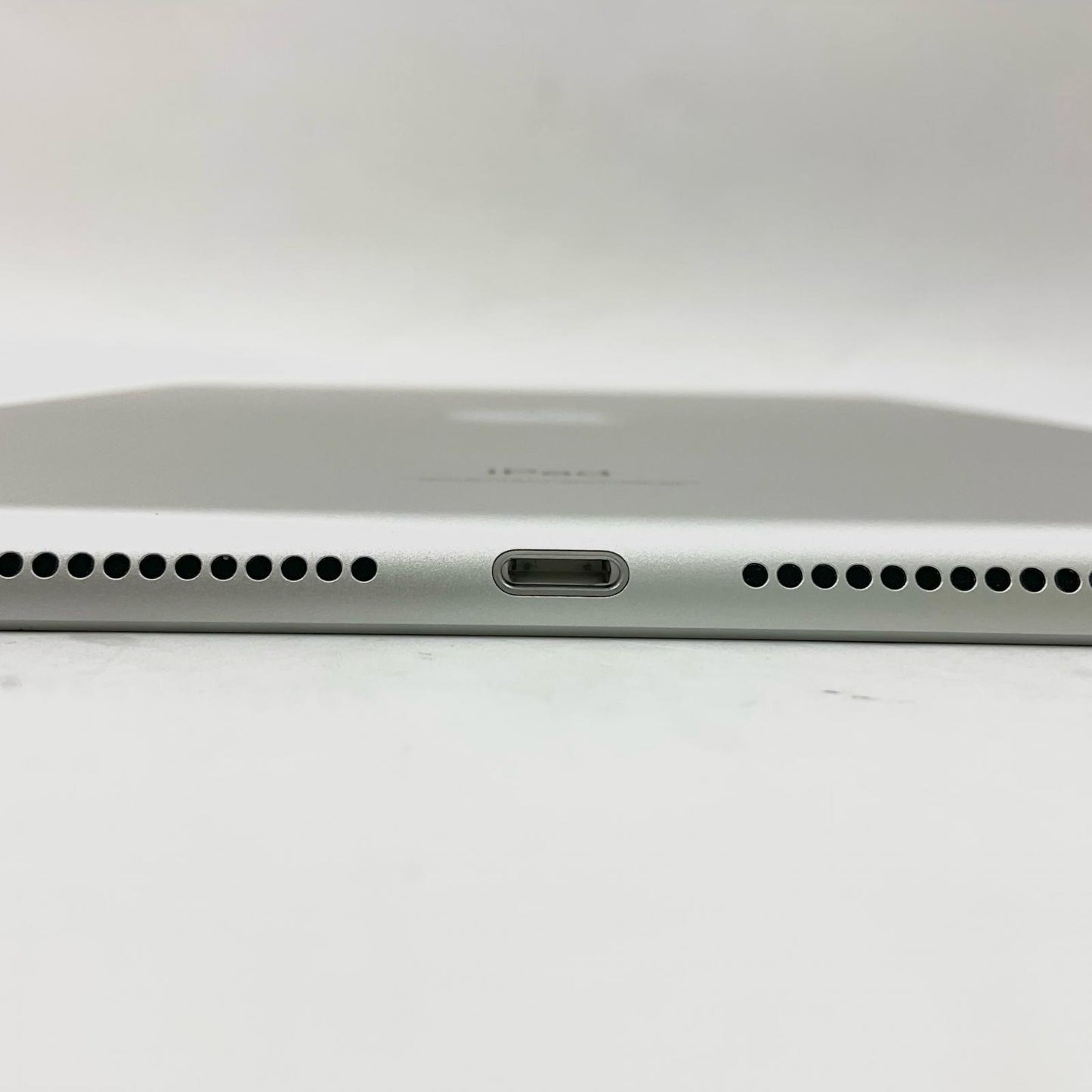 【全額返金保証】【最速発送】Apple iPad iPad 10.2インチ 第9世代 256GB シルバー Wi-Fi 美品 動作確認済