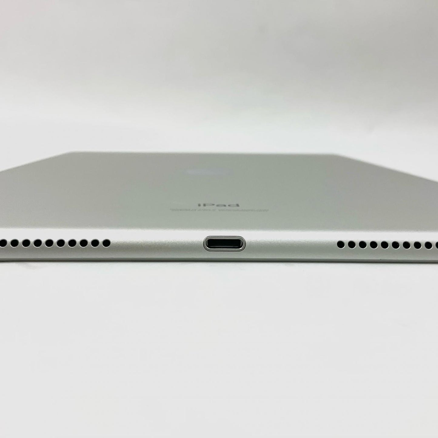 【最速発送】Apple iPad Air 10.5インチ 第3世代 64GB シルバー Wi-Fi 白ロム【難有】