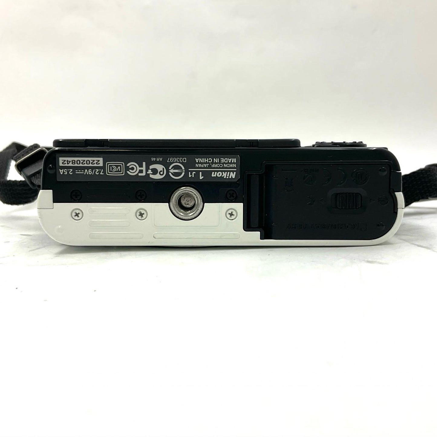 【最速発送】Nikon デジタル一眼 1 J1 ボディ ホワイト【難有】