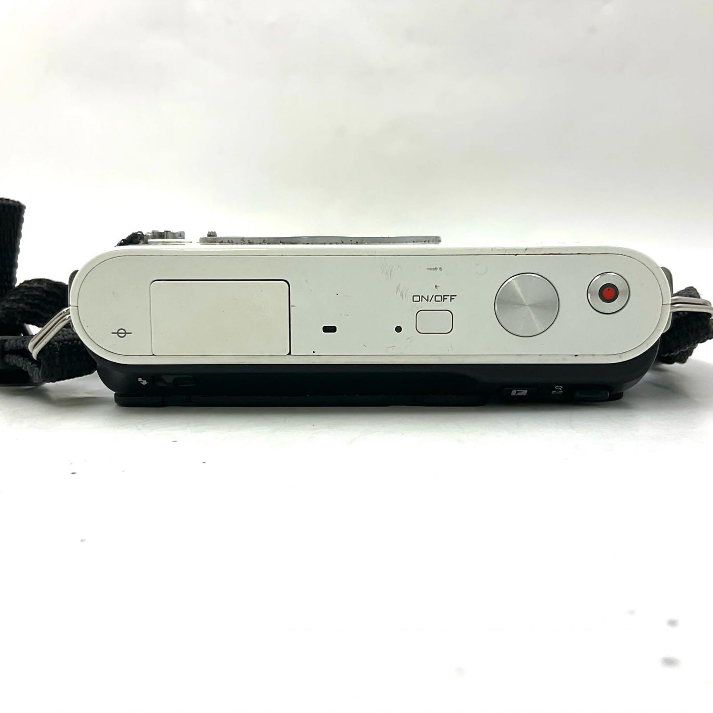 【最速発送】Nikon デジタル一眼 1 J1 ボディ ホワイト【難有】