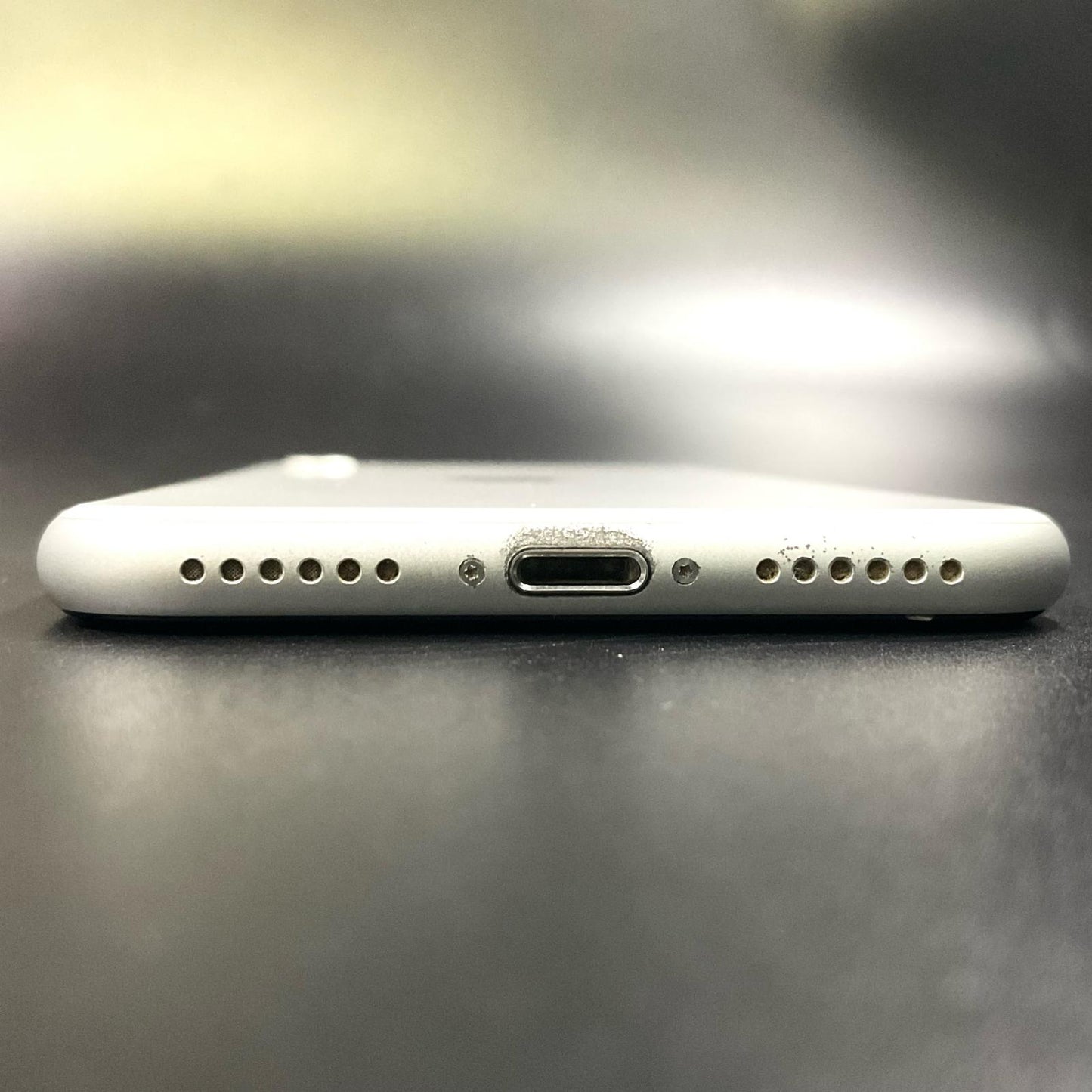 【全額返金保証】【最速発送】Apple iPhone iPhone SE（第2世代） 64GB スターライト au SIMフリー 白ロム 動作確認済 71%