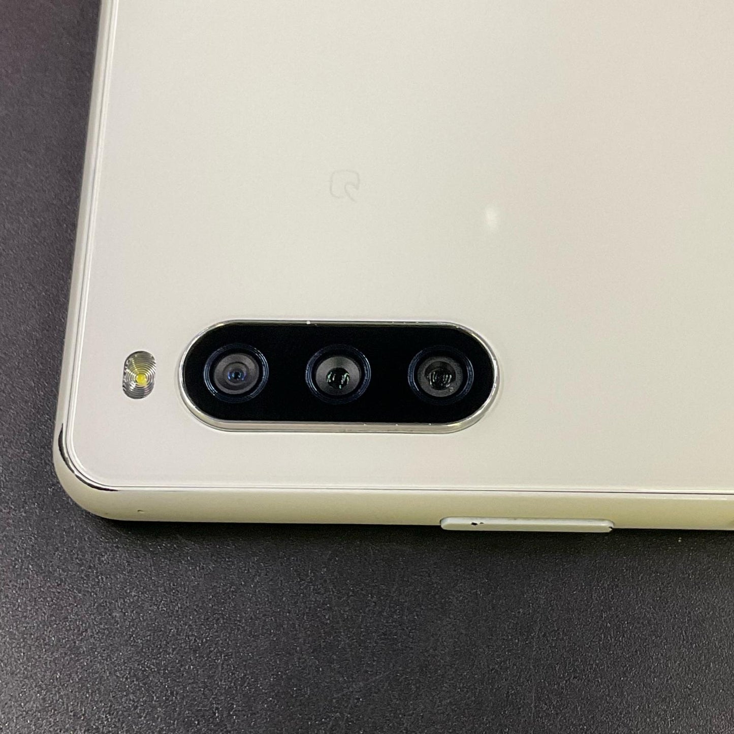 【全額返金保証】【最速発送】Sony Xperia 10 III 128GB ホワイト au SOG04 白ロム 動作確認済