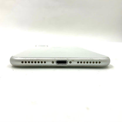 【最速発送】Apple iPhone iPhone 8 Plus 64GB シルバー docomo 白ロム【難有】 79%