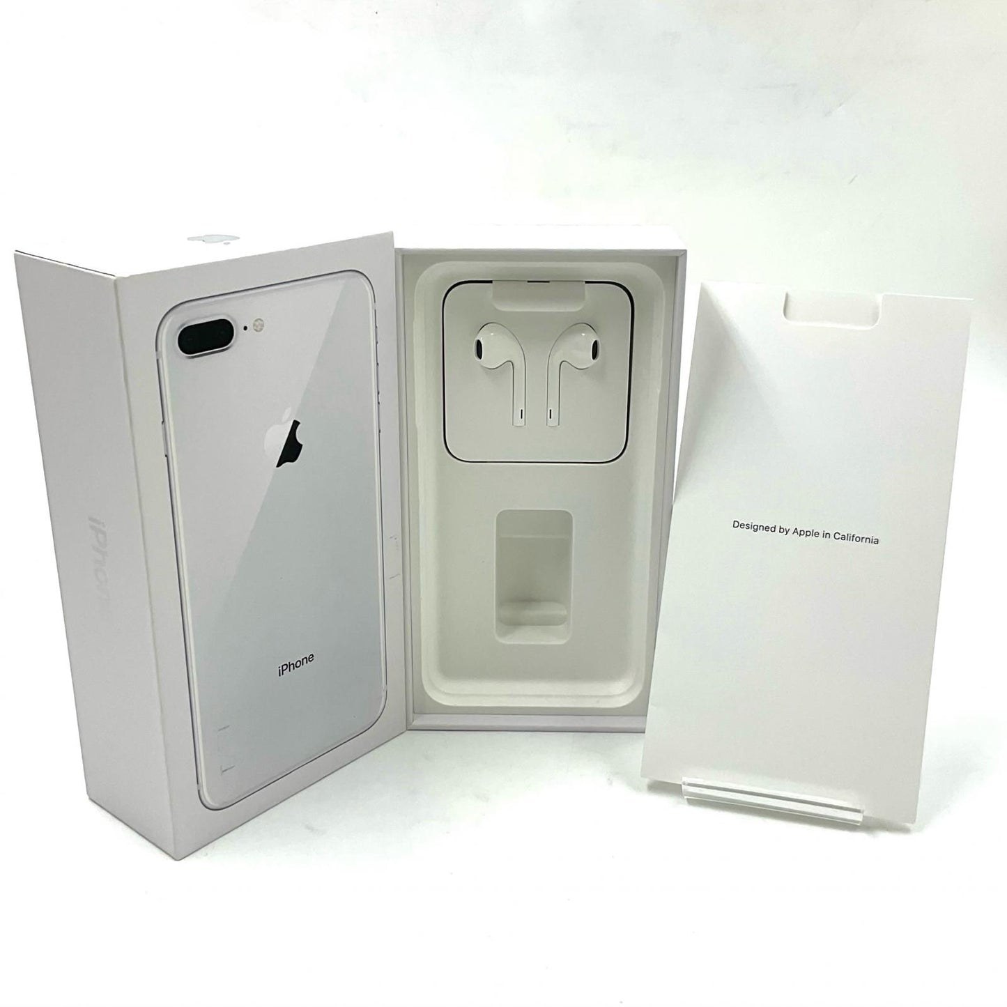 【最速発送】Apple iPhone iPhone 8 Plus 64GB シルバー docomo 白ロム【難有】 79%